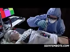 Perempuan robot memprogram