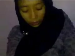 Indonesian- nining jilbab goyang