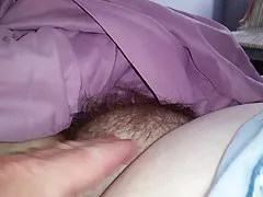 Mengungkap vagina berbulu tebal yang wifes saya di pagi hari