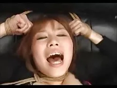 Bertali remaja Asia yang dibuat untuk orgasme