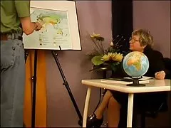 Rusia mature guru fucks pelajar muda