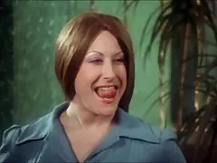 Vacuumer menyedot debu