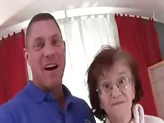76yr old nenek tipis marcela sucks kacau dan cummed pada