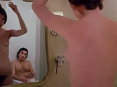 Camille keaton adegan telanjang