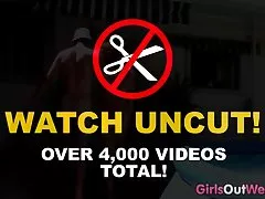 Gadis keluar Barat - pasangan amatir sialan di kolam renang